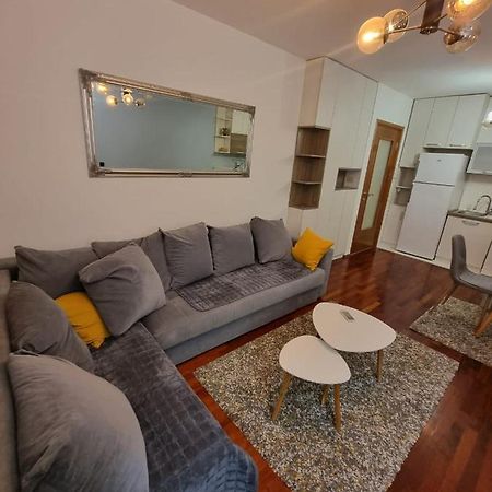 5 Star Apartment Podgorica Exterior foto